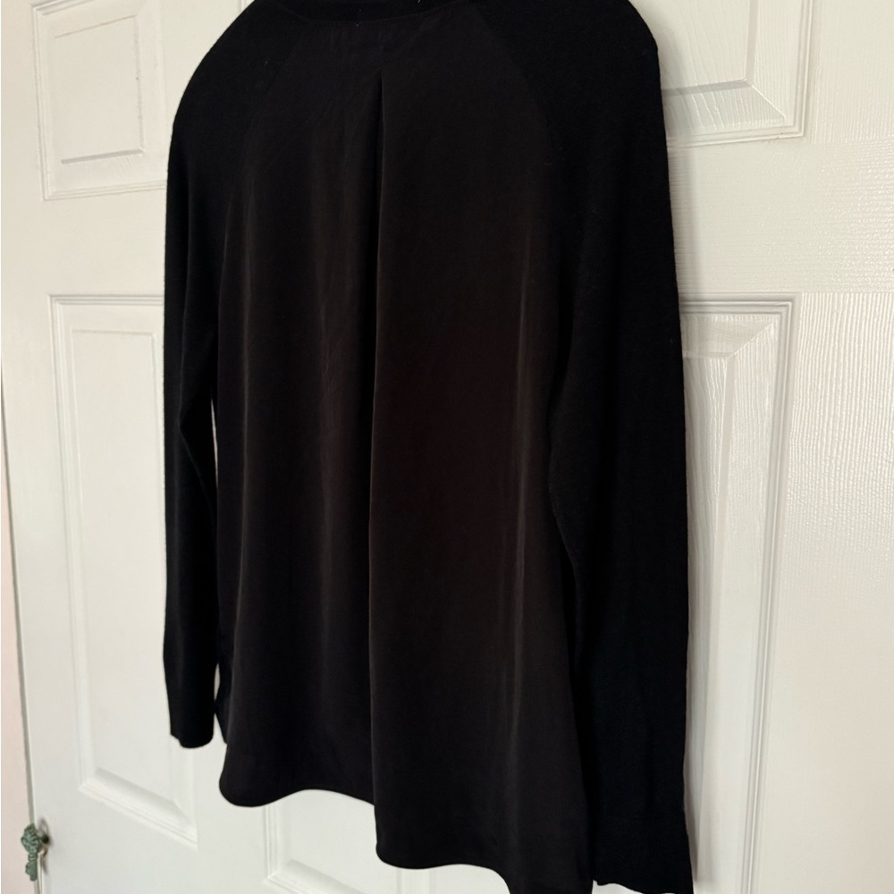 💥SALE💥Banana Republic Black Long Sleeve V-Neck Top - Picture 4 of 7